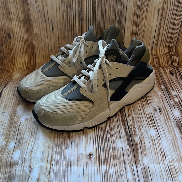 Nike Other - 👠 Men’s Nike Huarache’s Light Grey and Black